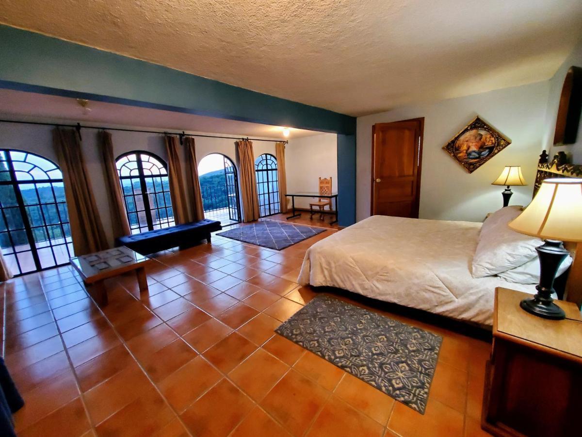 Habitación Doble con vistas a la montaña